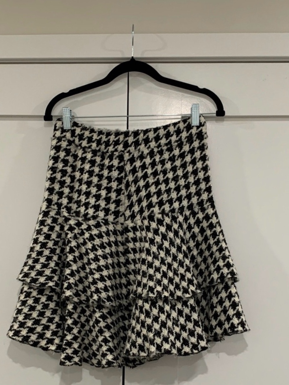 Bella D. Black & White Houndstooth Flared Ruffle Skirt